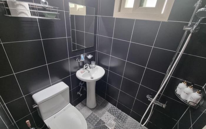Aromtarom House Room 103 (4-6 people private house) Beautiful Coastal Road Accommodation