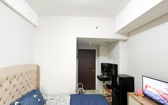 Simple Living at Transpark Juanda By Comfy Room's