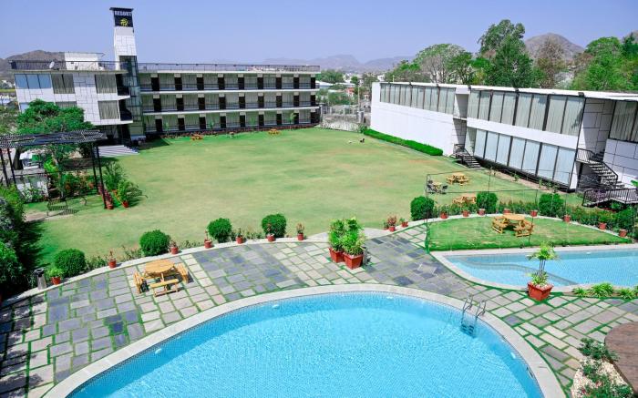 PARIM PARK RESORT AND SUITES 