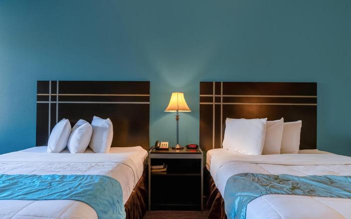 Moulton Inn & Suites By OYO Near Shiner TX 