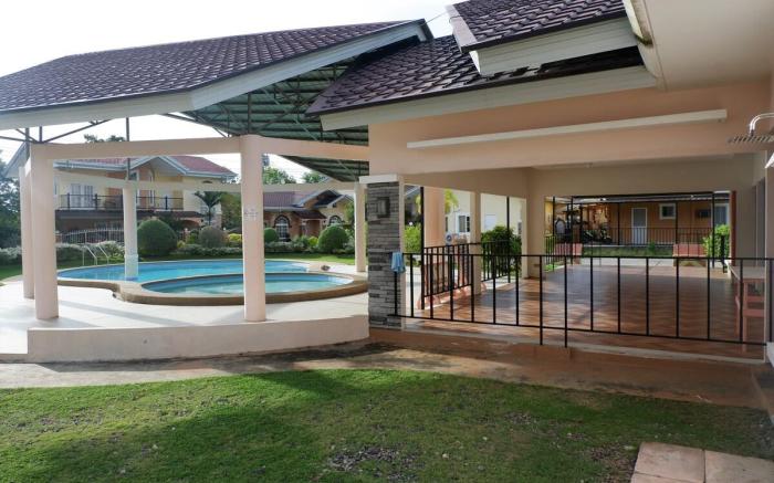 Royal Palms Panglao Family Getaway