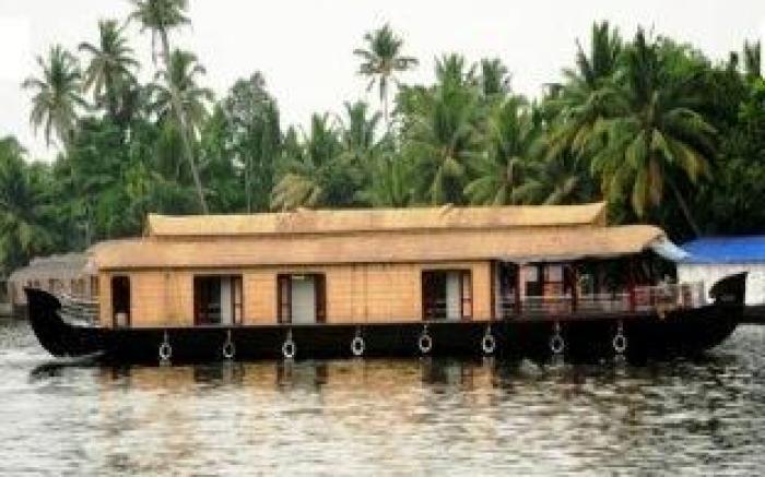 Vaishnav Houseboat
