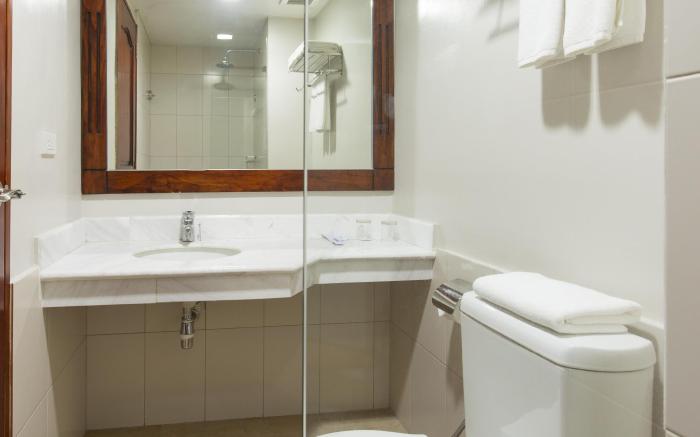 MJ Hotel and Suites