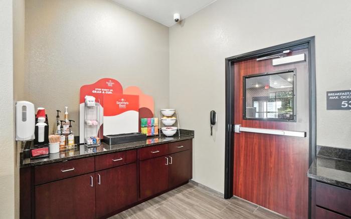 Cobblestone Hotel & Suites - Bellefontaine