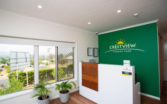 Crestview Tourist Park Hotel
