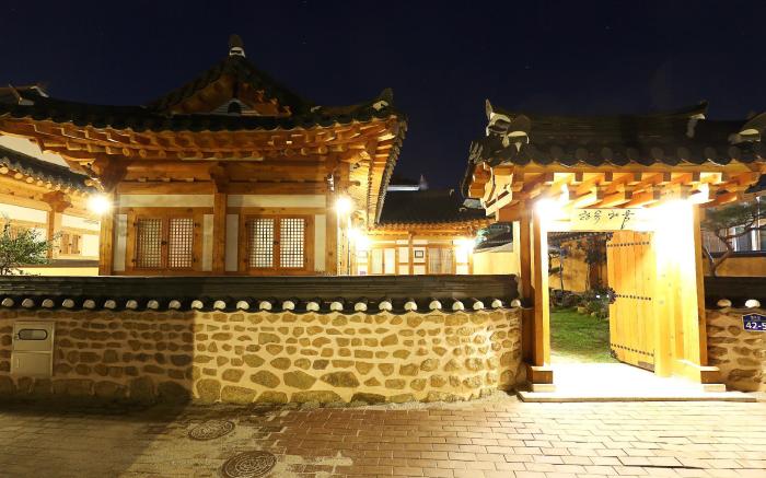 Hanok Hyeyum (Korea Quality)