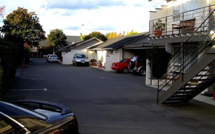 Adelphi Motel