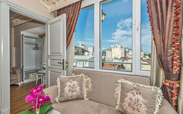 IQ HOTEL