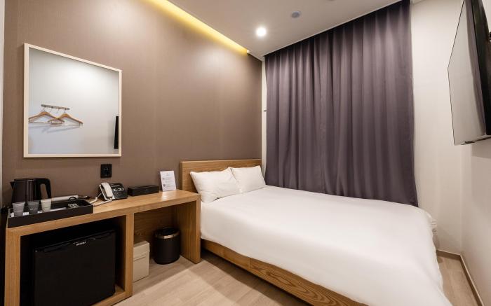 HOTEL AROZO