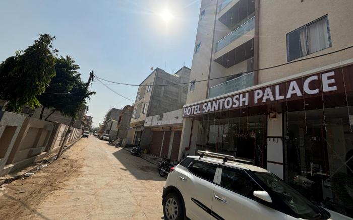 Hotel Santosh Palace