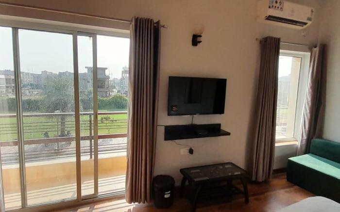 Vrindavan Dreams Hotel And Suites