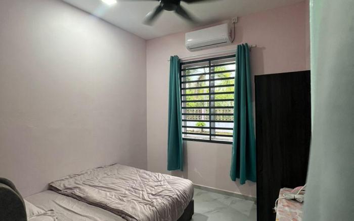 HOMESTAY KELUARGA (GEMBIRA)