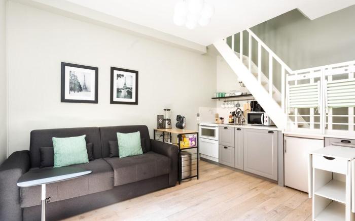 Unique! 500m to Eiffel Tower: Duplex with terrace!