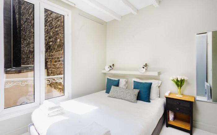 Unique! 500m to Eiffel Tower: Duplex with terrace!