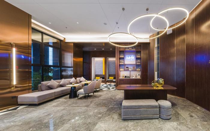 Home Inn Plus Shanghai Lingang Dishuihu Metro Station