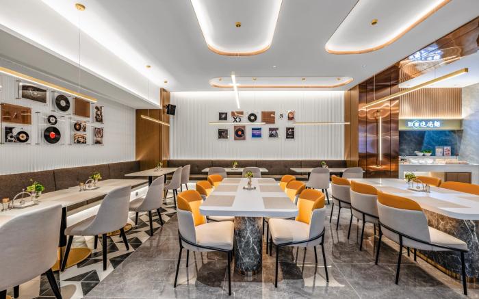 Home Inn Plus Shanghai Lujiazui Shangcheng Road Metro Station