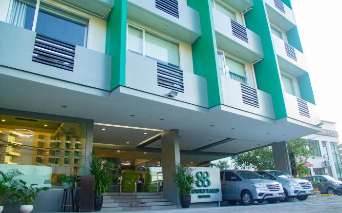 88 Courtyard Hotel