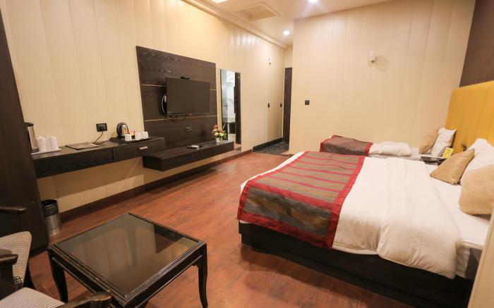 Hotel Krishnam Vrindavan – Near Banke Bihari Temple
