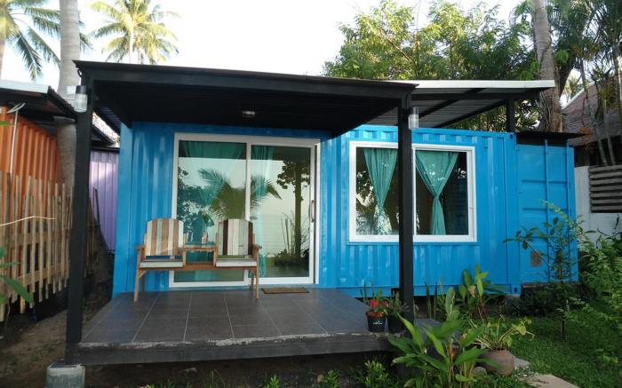 Think and Retro Cafe Lipa Noi Hotel