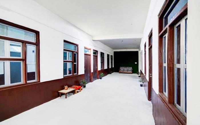 SPOT ON Hotel Lakshya Ghatampur