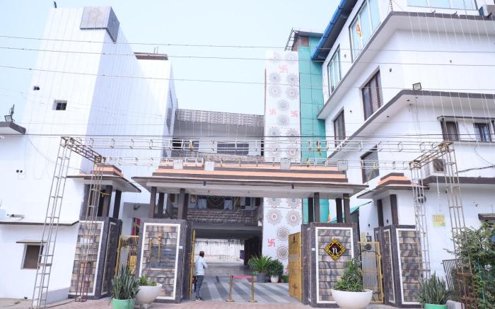 Shri Neha Hotel & Restaurant