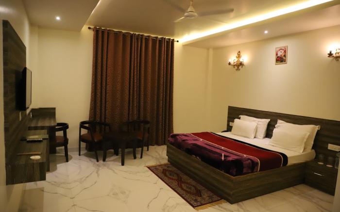 Shri Neha Hotel & Restaurant