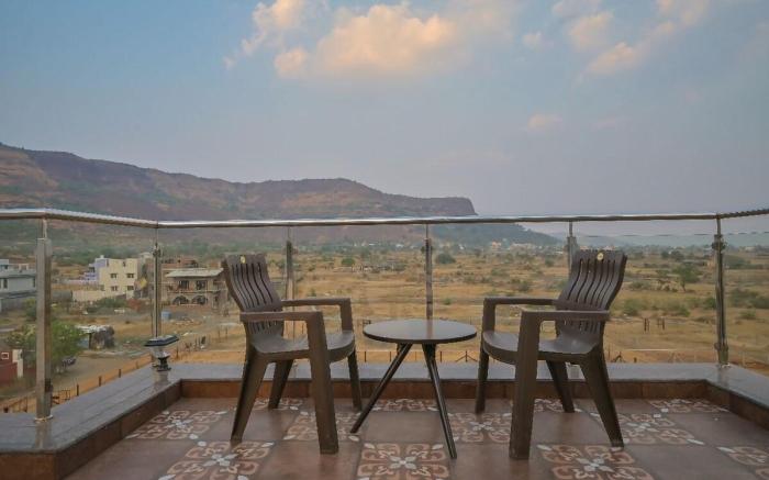 Luxury 6BHK(3+3BHK)Villa, 2 Pools & Mountain Views