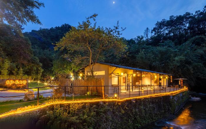 Xiyang Yishan Jing Si Tang Resort Courtyard