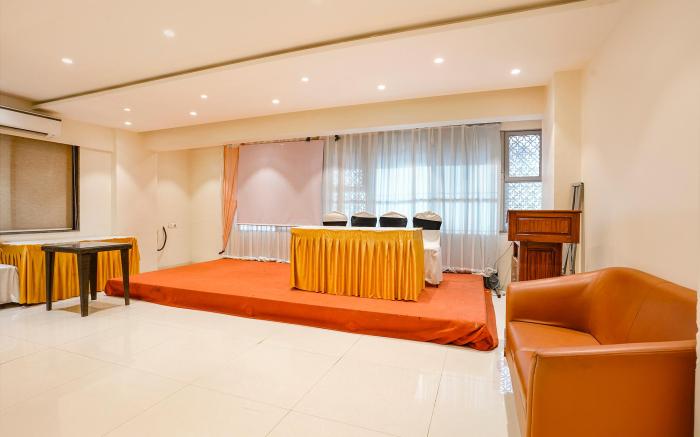 FabHotel Prime Majhali