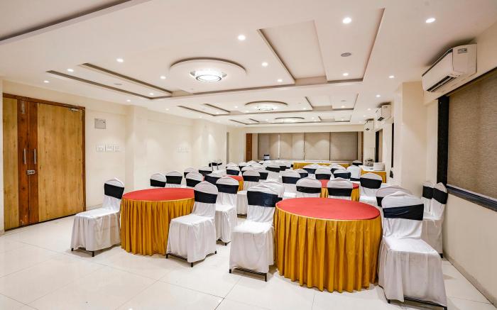 FabHotel Prime Majhali