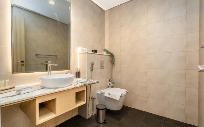 Escape24 Luxury 2BR Paramount Midtown Business Bay