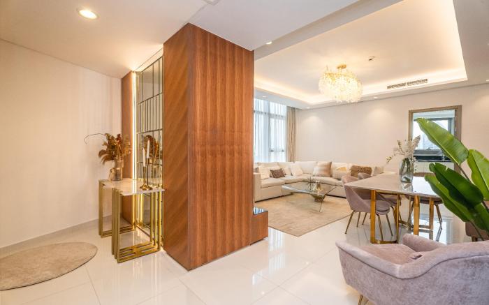 Escape24 Luxury 2BR Paramount Midtown Business Bay