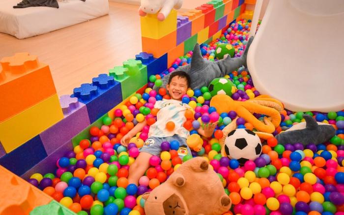 【HOT!】Snowy Slide Kids Kingdom & Ball Pool | 6 Pax