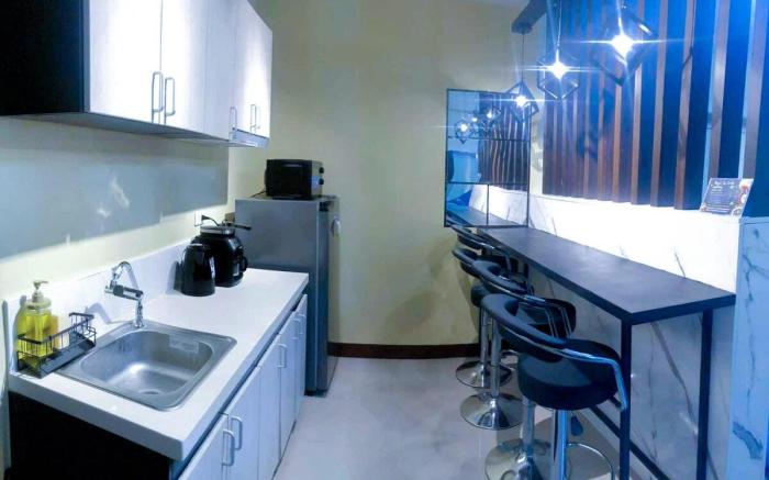Cozy studio unit near mactan airport with balcony