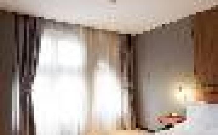 Yunik Shanghai Nanjing East Road Pedestrian Street Subway Station