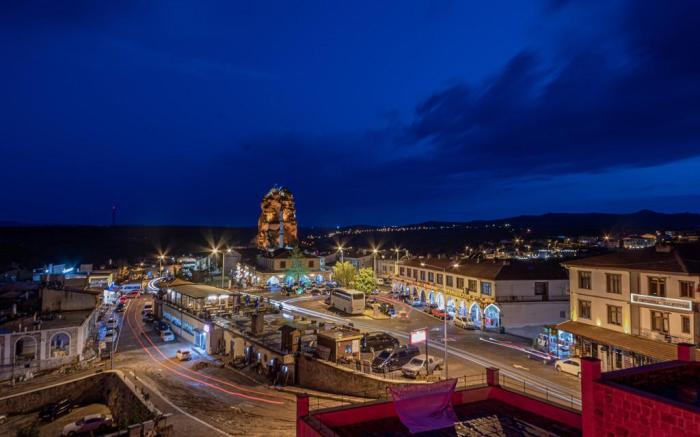 Crazy Horse Hotel