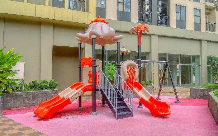Elegant Comfy Studio Transpark Cibubur By Travelio
