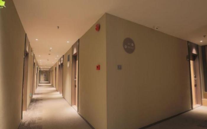 Home Inn Neo Shenzhen Qianhai Nanshan Metro Station