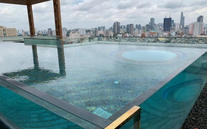 luxury apartment 2br 3bed,rooftop pool, gym,center