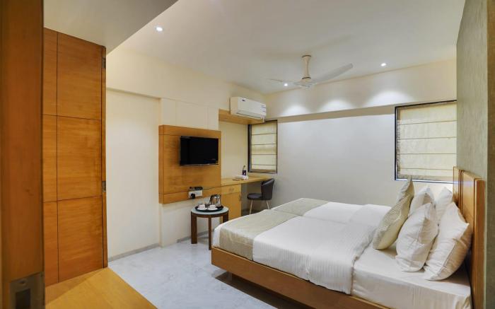 Hotel Everest Regency Pune