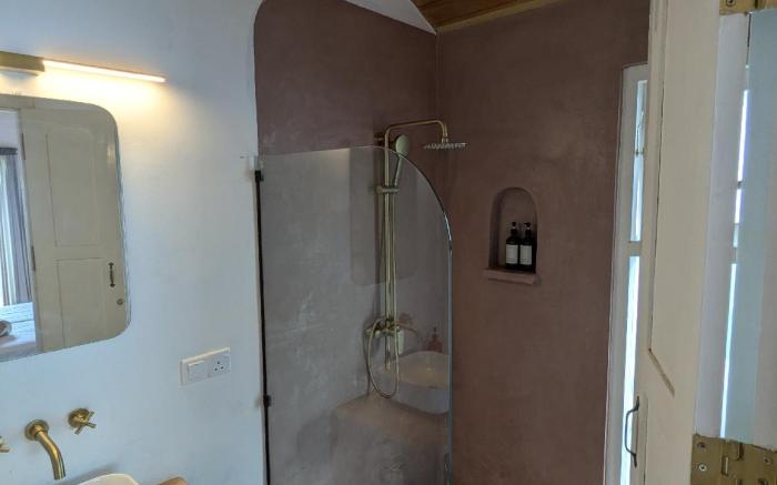 New 3 Bedroom Villa, Private Pool, 250m to Beach