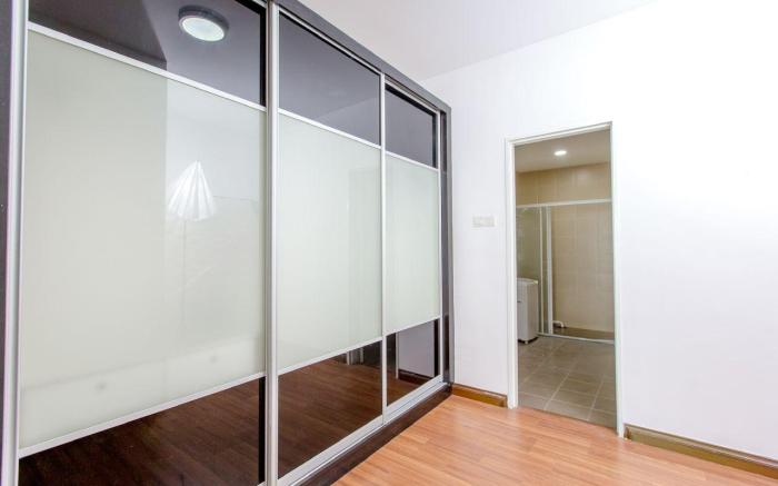 Cozy Unit 23a21 near Times Square/Pavilion/Alor St