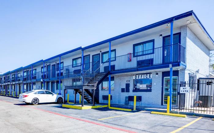 Super 7 Inn By OYO San Antonio N.W. Medical Center