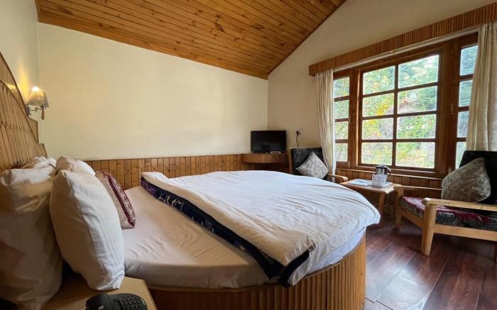 Snowberry Cottage Manali: -4BR by Homeyhuts
