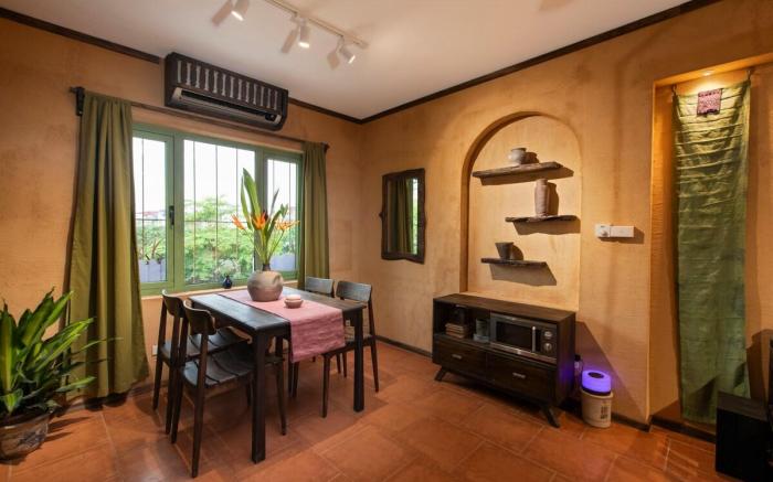Hanoi Old Quarter Apt: Bathtub, A/C+Wifi+Netflix