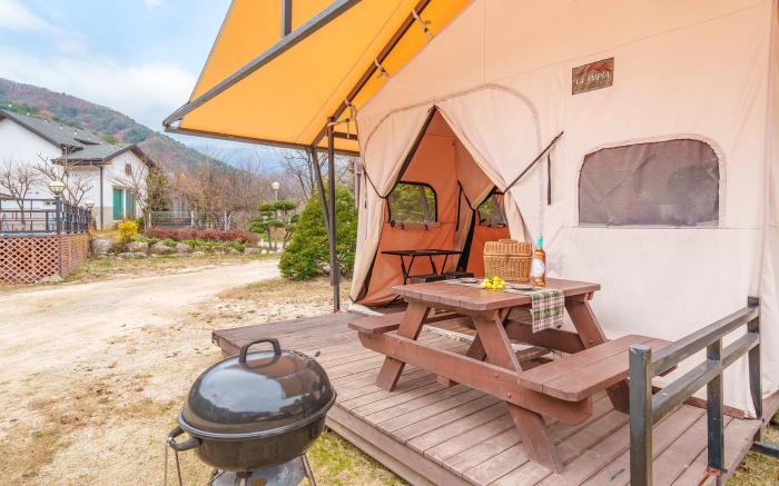 gapyeong sanchaek Glamping Pension