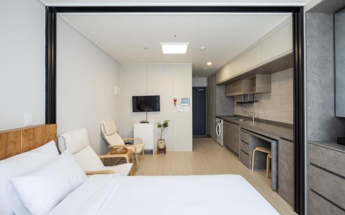 Grand Bleu Hotel & Residence