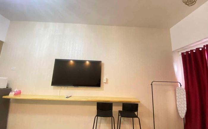 Shore1 Top Floor; Modern room w/2 double size beds