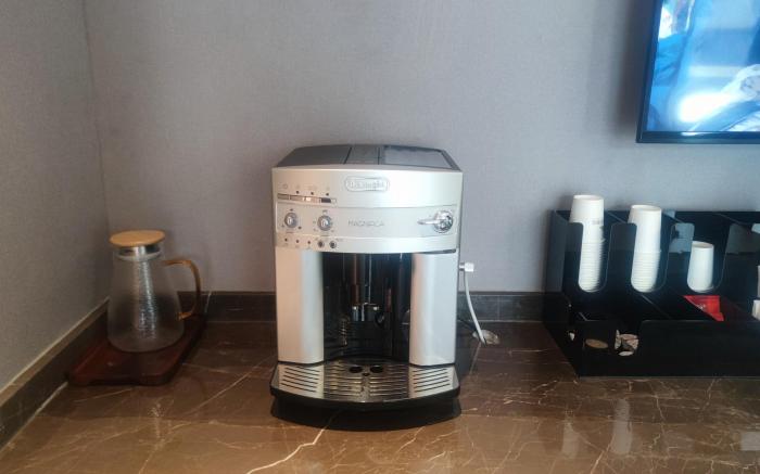 Home Inn Selected Zhuhai Qinglv Middle Road