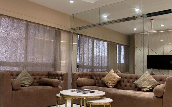 Downtown Apartment at Mahalaxmi Race Course, 1501